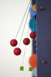 Die H�mmerchen schlagen gegen die Rohrst�ckchen